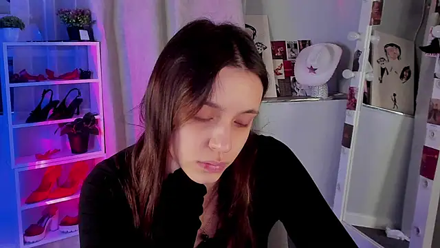 Snapshot of Sahara_Shields chatting on 10, 11, 2025 Sahara Shields online show from 10, 11, 2025