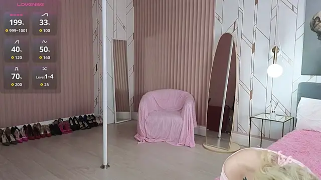 Snapshot of Eva__Summer chatting on 6, 10, 2025 Eva Summer online show from 6, 10, 2025