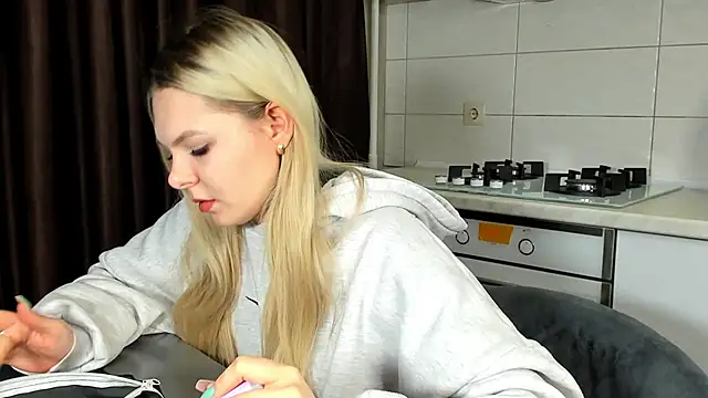 Snapshot of SynnoveEyre chatting on 17, 2, 2025 SynnoveEyre online show from 17, 2, 2025