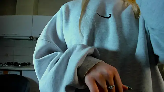 Snapshot of SynnoveEyre chatting on 18, 2, 2025 SynnoveEyre online show from 18, 2, 2025