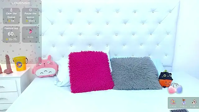 littleslut1 online show from 9, 10, 2025