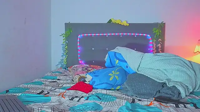 Snapshot of NoaBrowm chatting on 27, 11, 2025 NoaBrowm online show from 27, 11, 2025