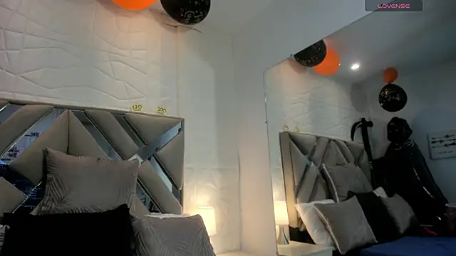 raquell moore online show from 25, 10, 2025