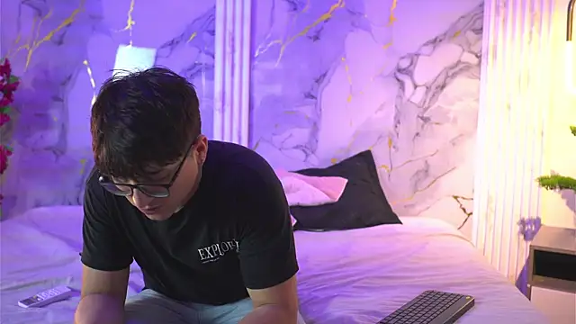 vanilla hot online show from 4, 11, 2025