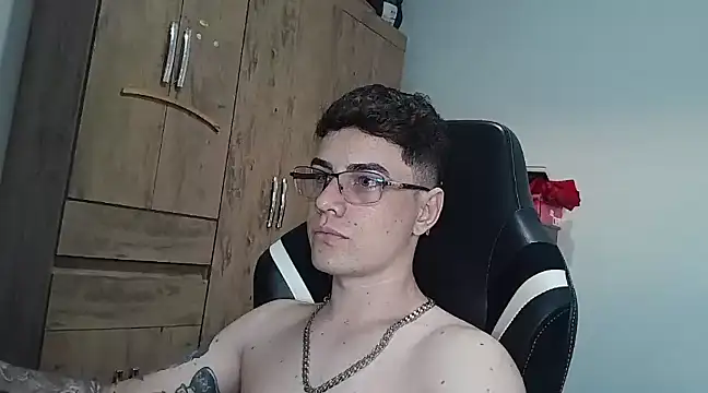 Snapshot of Dyllan__ chatting on 21, 1, 2025 Dyllan online show from 21, 1, 2025