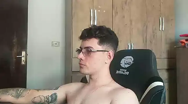 Snapshot of Dyllan__ chatting on 24, 1, 2025 Dyllan online show from 24, 1, 2025