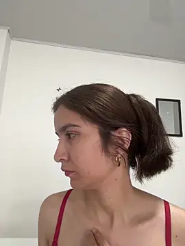 Bella still online show from 4, 2, 2026