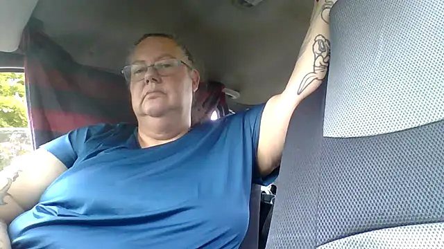 k1w1bbw online show from 11, 2, 2025