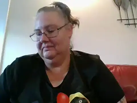 k1w1bbw online show from 25, 2, 2025