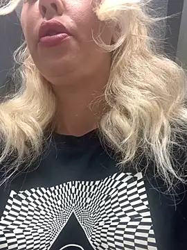 Snapshot of 1fun_one chatting on 18, 12, 2025 1fun one online show from 18, 12, 2025