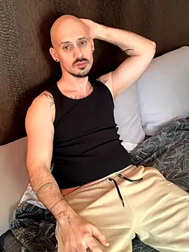 AssHunter4k online show from 16, 11, 2025