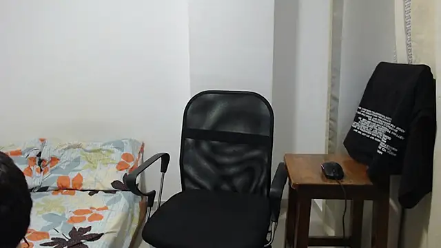 Aleex Miller online show from 5, 11, 2025