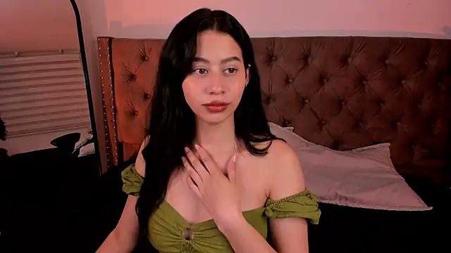 Snapshot of hannah_brady chatting on 12, 3, 2025 hannah brady online show from 12, 3, 2025