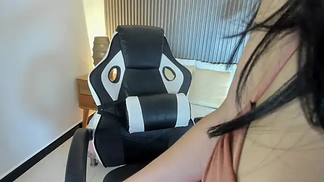 Snapshot of adarna13_ chatting on 14, 11, 2025 adarna13 online show from 14, 11, 2025