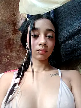 Snapshot of Zoe_Sweett18 chatting on 23, 1, 2025 Zoe Sweett18 online show from 23, 1, 2025