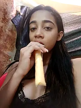 Snapshot of Zoe_Sweett18 chatting on 24, 2, 2025 Zoe Sweett18 online show from 24, 2, 2025