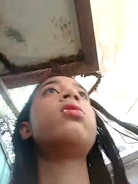 Snapshot of Zoe_Sweett18 chatting on 5, 3, 2025 Zoe Sweett18 online show from 5, 3, 2025