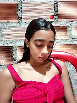 Snapshot of Zoe_Sweett18 chatting on 13, 11, 2025 Zoe Sweett18 online show from 13, 11, 2025