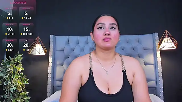 AlexaMora  online show from 13, 9, 2025