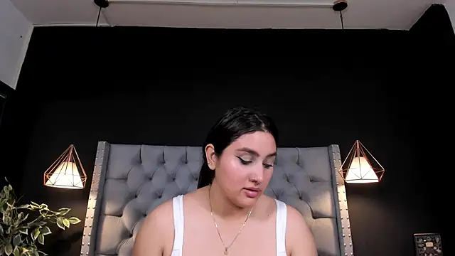 AlexaMora  online show from 30, 9, 2025