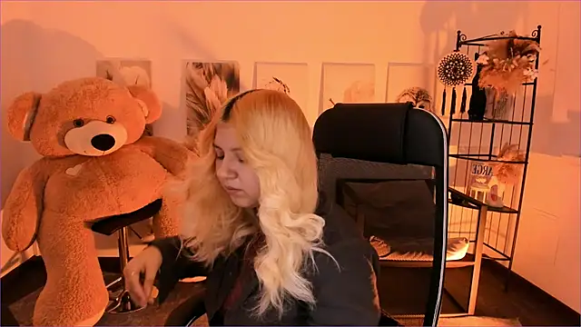 DiaAngell online show from 17, 12, 2025