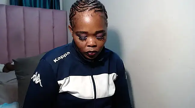 Hazel-nutt online show from 19, 3, 2025