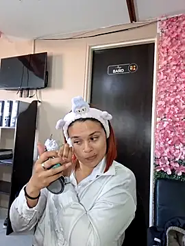 Snapshot of Sophie_new25 chatting on 27, 2, 2026 Sophie new25 online show from 27, 2, 2026