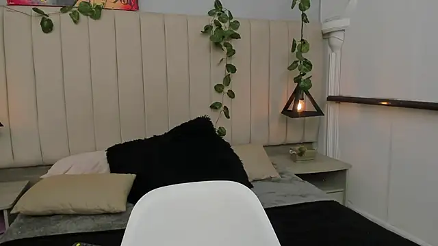 Snapshot of Paulina_Lopezz chatting on 13, 11, 2025 Paulina Lopezz online show from 13, 11, 2025