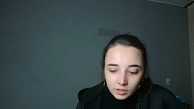 Eva Gloryy online show from 23, 11, 2025