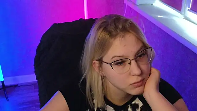 Snapshot of HotBrandyX chatting on 3, 3, 2025 HotBrandyX online show from 3, 3, 2025