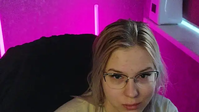 Snapshot of HotBrandyX chatting on 10, 3, 2025 HotBrandyX online show from 10, 3, 2025