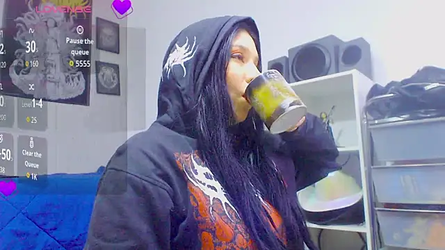 Snapshot of sharonnleon chatting on 12, 3, 2026 sharonnleon online show from 12, 3, 2026