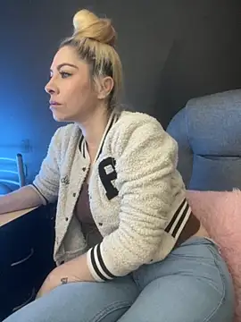 viktoria davis  online show from 26, 11, 2025