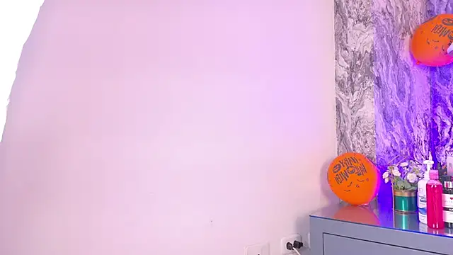 Snapshot of Pocahontas_BGB chatting on 28, 10, 2025 Pocahontas BGB online show from 28, 10, 2025