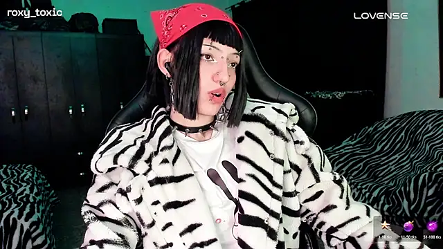 roxy toxic online show from 8, 11, 2025