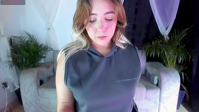 Snapshot of Freydis18 chatting on 14, 10, 2025 Freydis18 online show from 14, 10, 2025