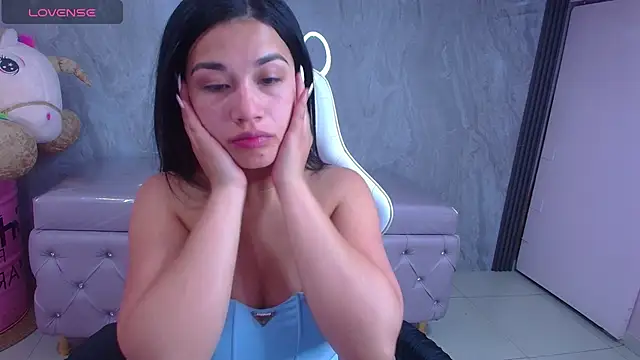 Skye Little v online show from 11, 11, 2025