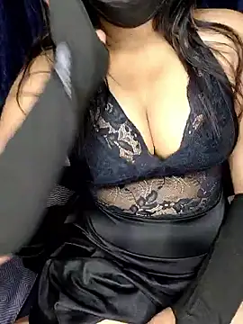 Snapshot of Love_Evaa chatting on 5, 3, 2025 Love Evaa online show from 5, 3, 2025