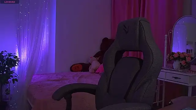 Snapshot of DakotaaJohnnson chatting on 27, 10, 2025 DakotaaJohnnson online show from 27, 10, 2025