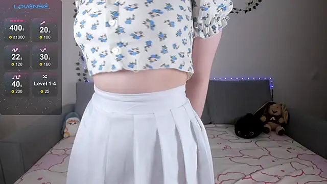 Snapshot of EmmyStar_ chatting on 27, 2, 2025 EmmyStar online show from 27, 2, 2025