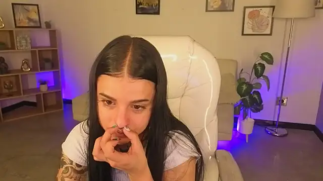 Nicole Foxx  online show from 8, 11, 2025