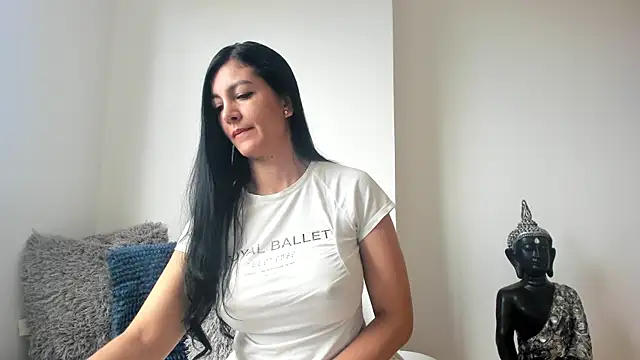 sofhia daniels online show from 10, 9, 2025