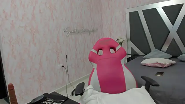 LIA SWAN  online show from 23, 2, 2025