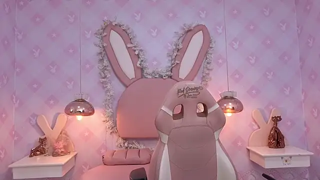 LIA SWAN  online show from 18, 9, 2025