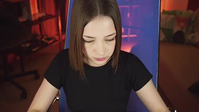 PamBeesly online show from 10, 11, 2025