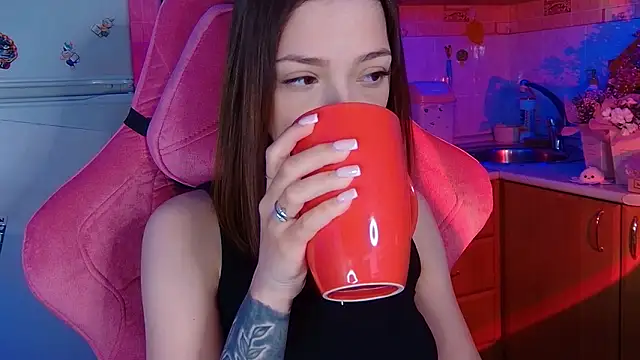 PamBeesly online show from 16, 3, 2026