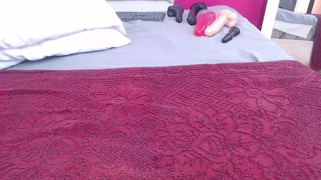 Snapshot of tinyy_whore18 chatting on 20, 1, 2025 tinyy whore18 online show from 20, 1, 2025