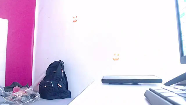 Snapshot of tinyy_whore18 chatting on 26, 2, 2025 tinyy whore18 online show from 26, 2, 2025