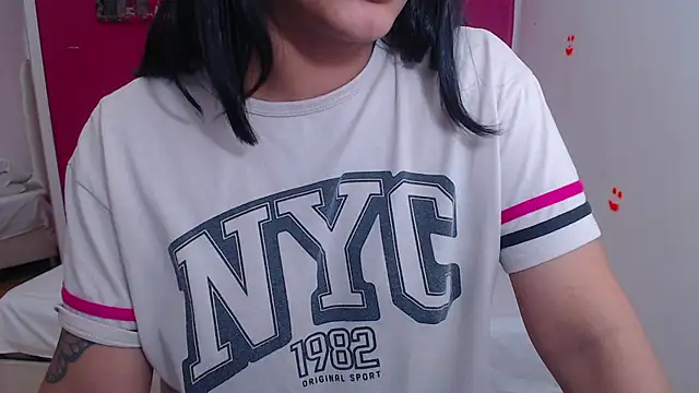 Snapshot of tinyy_whore18 chatting on 5, 3, 2025 tinyy whore18 online show from 5, 3, 2025