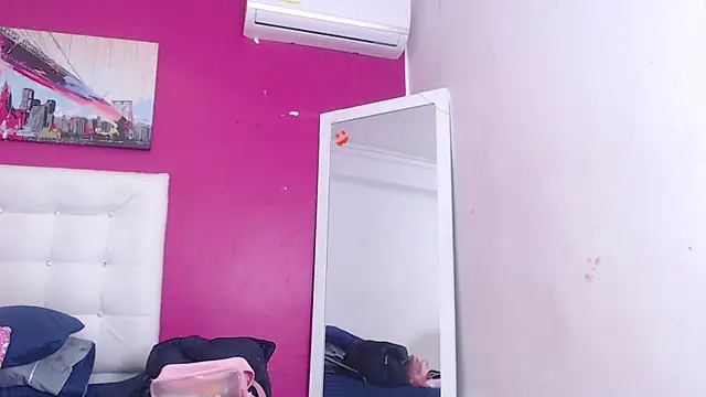 Snapshot of tinyy_whore18 chatting on 23, 10, 2025 tinyy whore18 online show from 23, 10, 2025